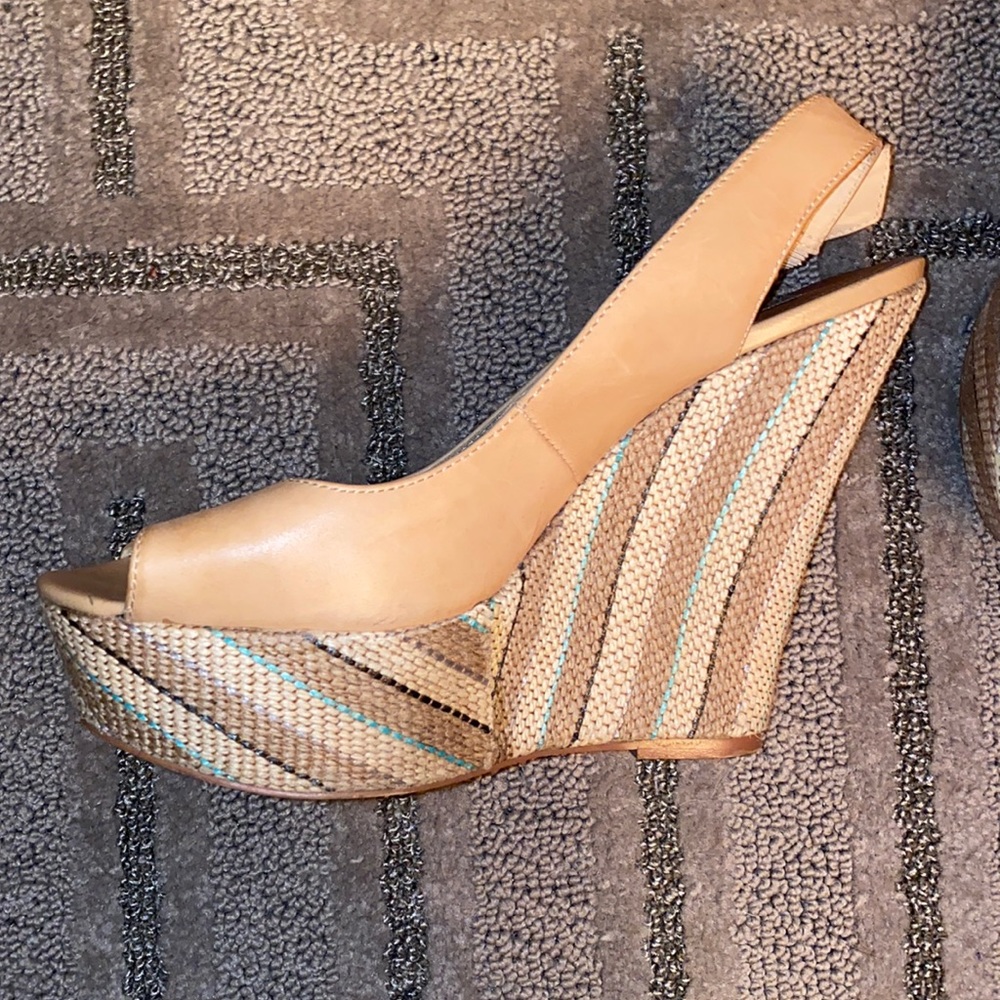Blush leather Steve Madden witnes-m wedge size 9